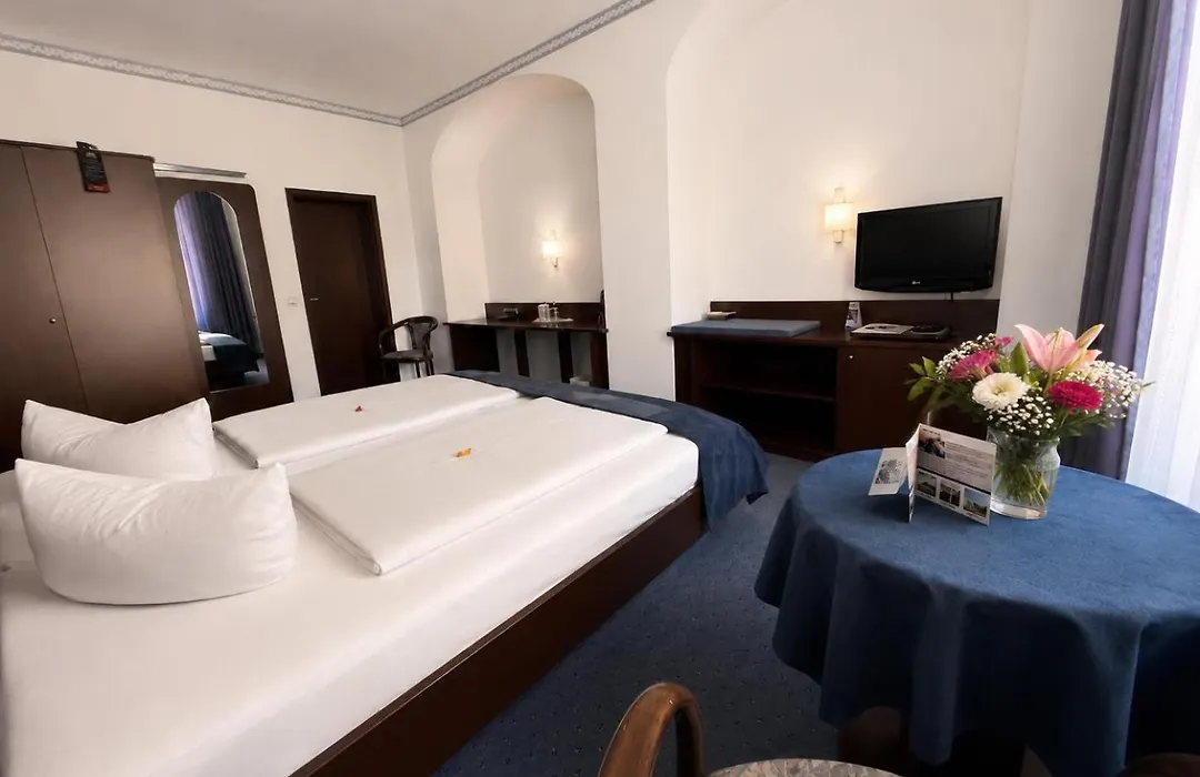 Hotel Goldener Adler-1